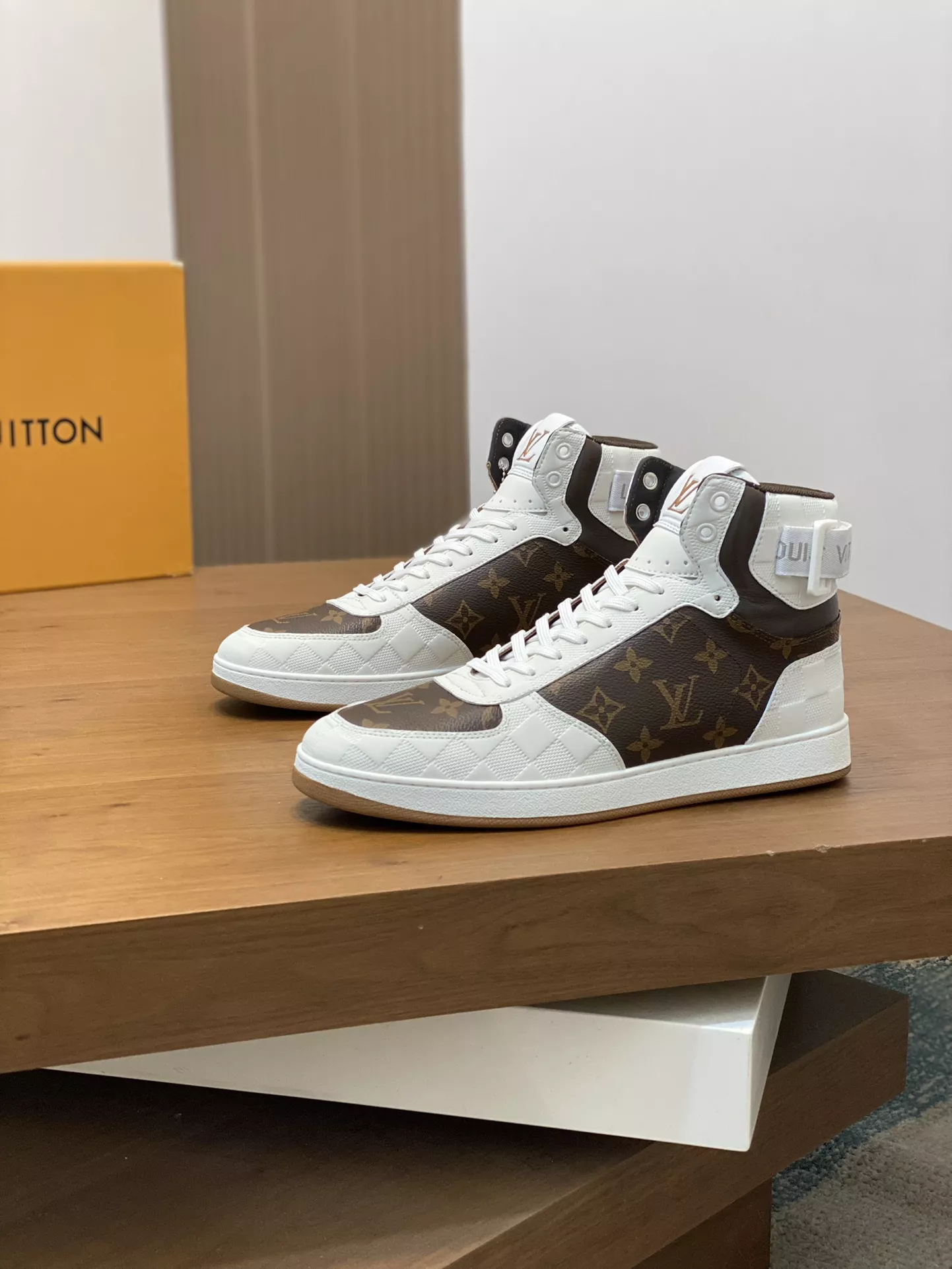 louis vuitton high tops chaussures pour homme s_1273a24